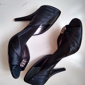 Nine West 8.5 Black satin D'Orsay Peep toe pumps